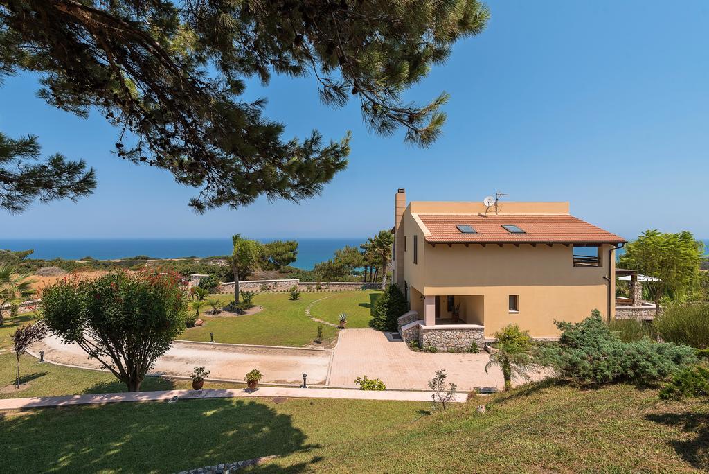 Villa Russelia Kalavarda Екстер'єр фото