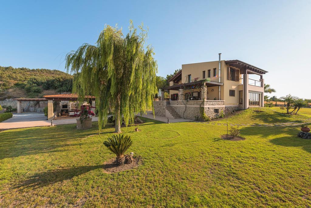 Villa Russelia Kalavarda Екстер'єр фото