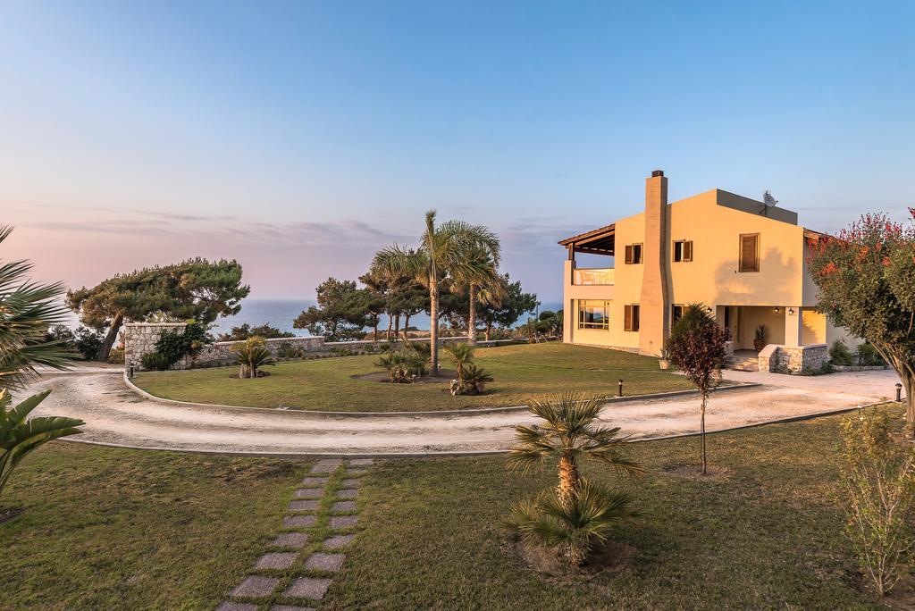Villa Russelia Kalavarda Екстер'єр фото
