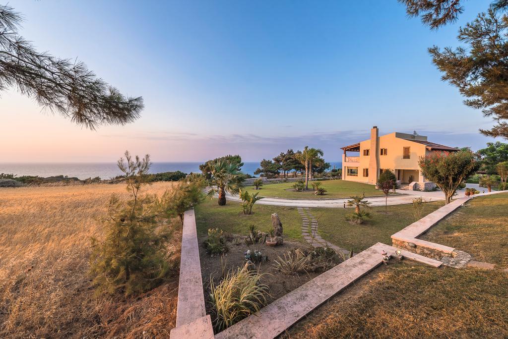 Villa Russelia Kalavarda Екстер'єр фото
